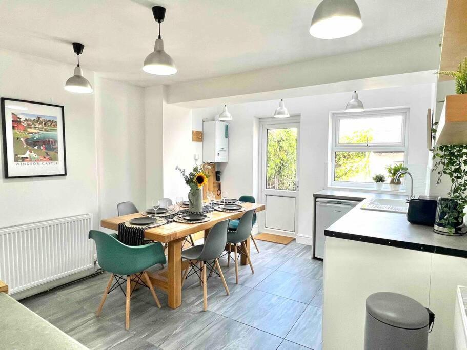 Beautiful Cottage, Amazing Location, The Castle, Ascot, Legoland, Free Parking Super Close Сasa de vacaciones *