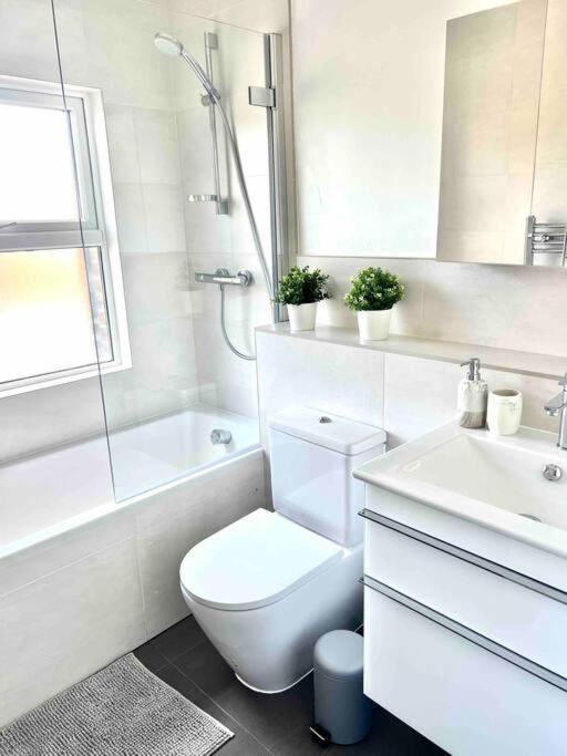 Сasa de vacaciones Beautiful Cottage, Amazing Location, The Castle, Ascot, Legoland, Free Parking Super Close Windsor