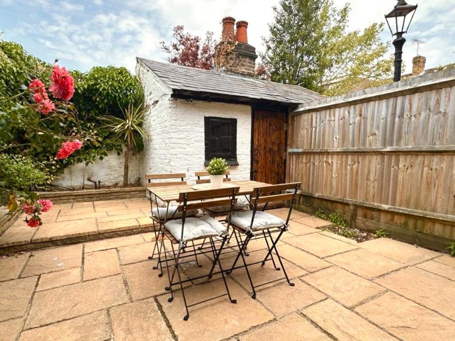 Сasa de vacaciones Beautiful Cottage, Amazing Location, The Castle, Ascot, Legoland, Free Parking Super Close *