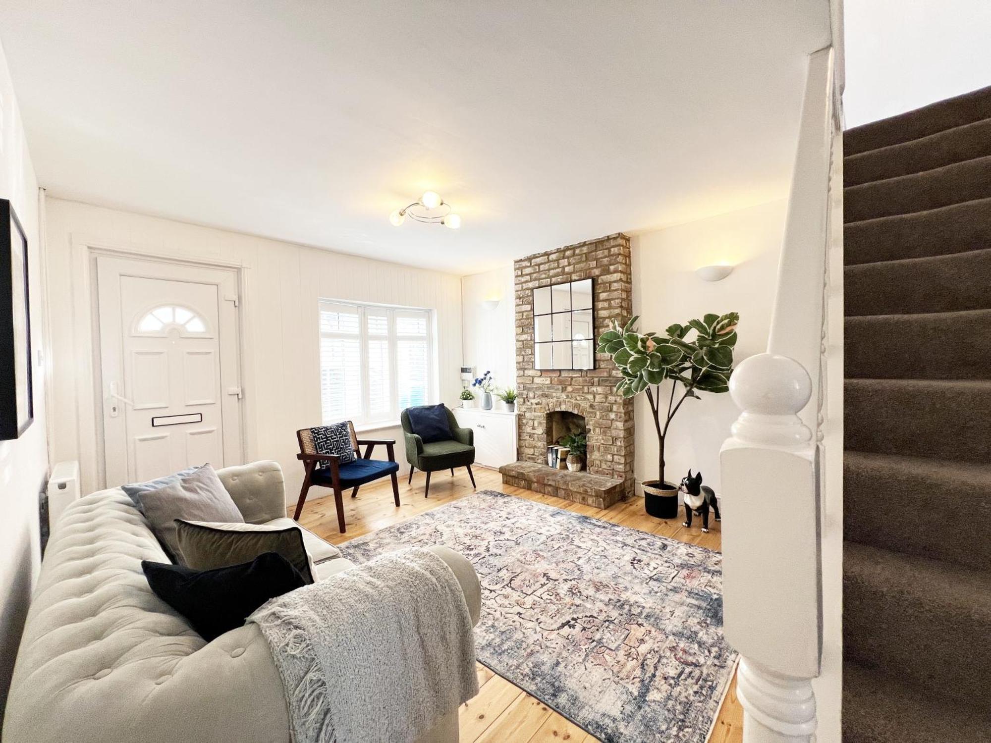 Beautiful Cottage, Amazing Location, The Castle, Ascot, Legoland, Free Parking Super Close Сasa de vacaciones Windsor